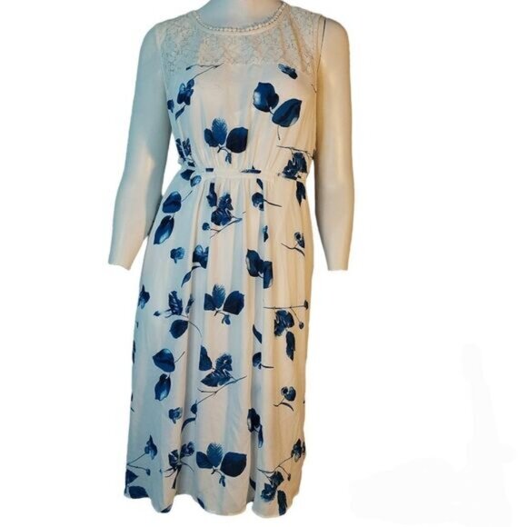 Stork amp Babe Dresses & Skirts - Stork amp Babe Floral Print Lace Neckline Sleeveless Dress